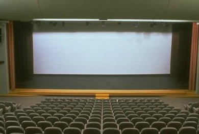 Instalar proyector en auditorio, teatro, cine